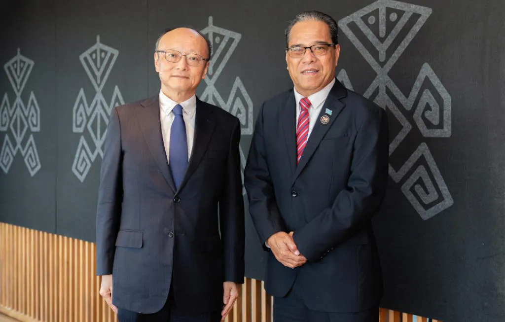 870296-adb-2005-phi-ets01923-1