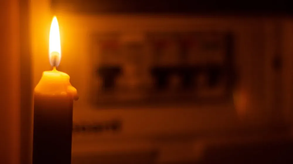 tras-el-temporal-hay-casi-25000-usuarios-sin-luz-en-el-amba-foto-ilustrativa-adobe-stock-4B274C3REVFUFM44CNYGWWBJ4A