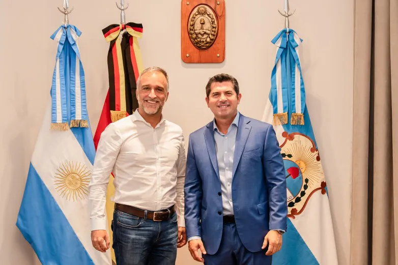 452e60d94edd05e7668fe359421a3273_L