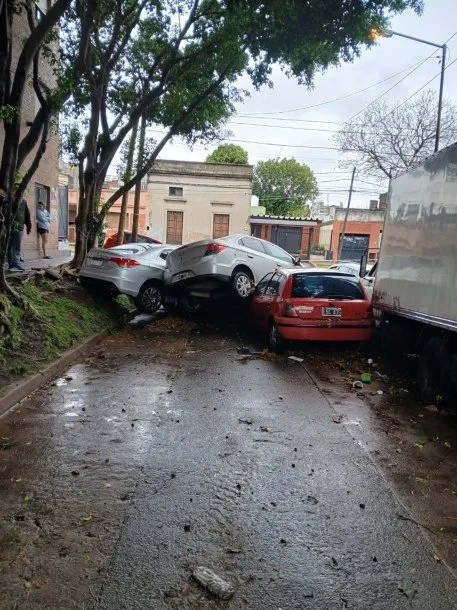 san-martin-autos-amontonados2