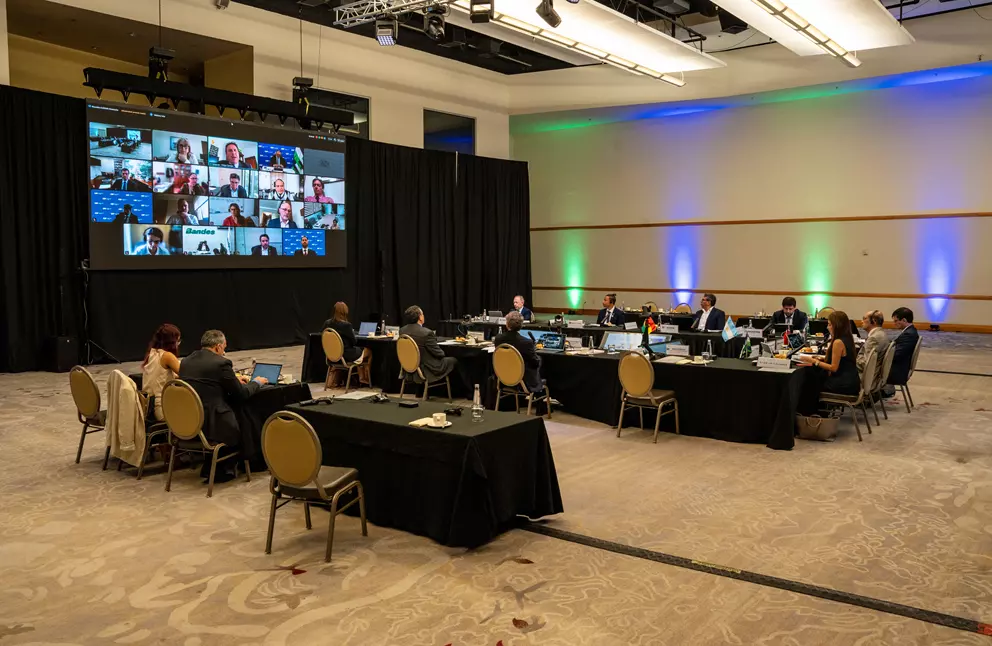 932471d92aede98fa94cb55f33e4a58a95c1e0f8