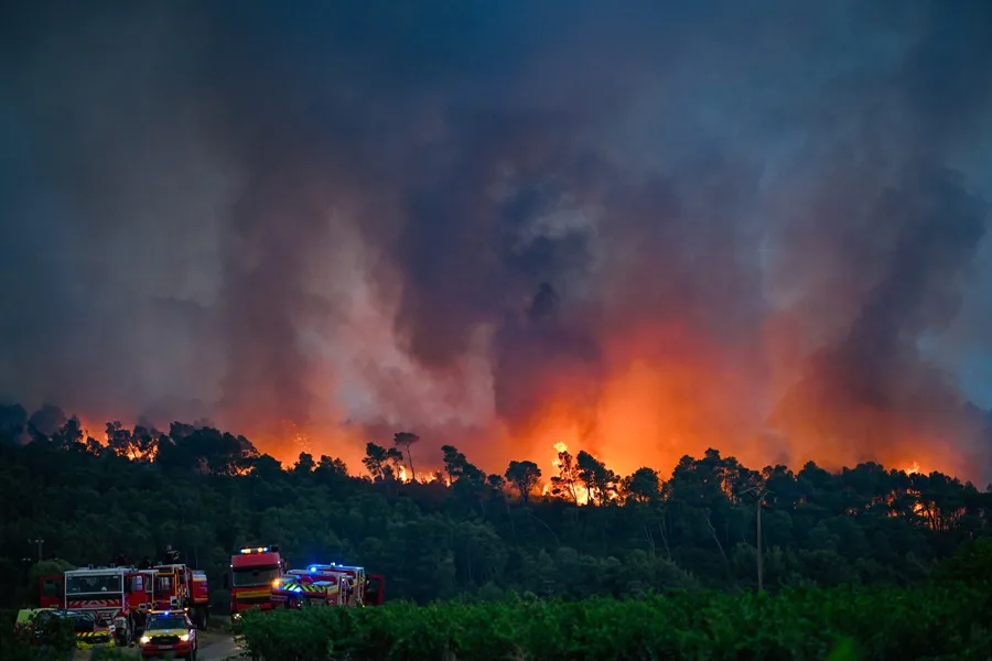 FRANCIA-INCENDIO-JUEVES-7