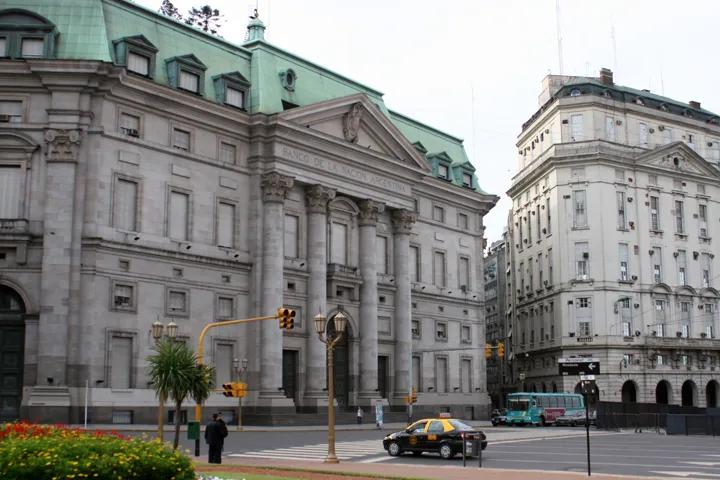National_bank_of_argentina_(92205)