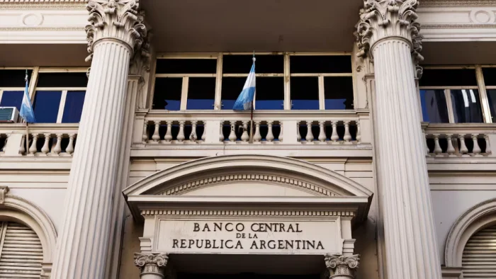 69a22a07948fd_700_394!