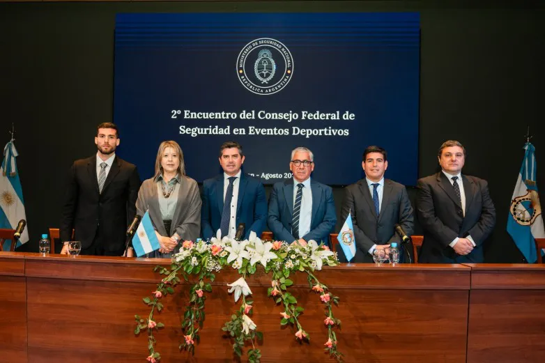 4c927e382be694bf5eb26ba1e02dea77_L