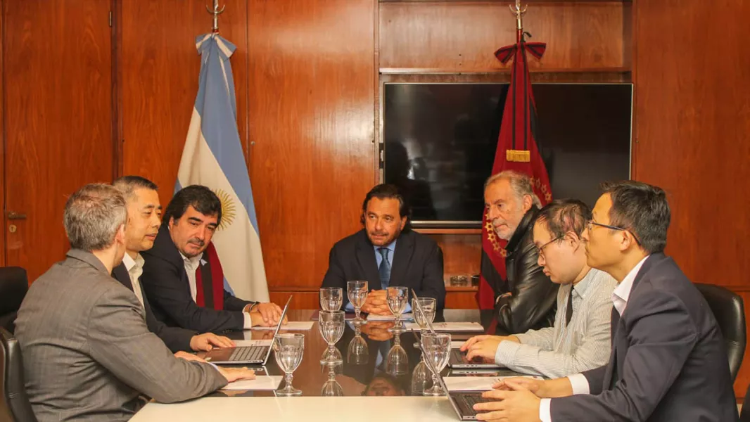 12551-el-gobernador-se-reunio-con-empresarios-del-holding-chino-fufeng-group-que-evalua-una-inversion-de-usd400-millones