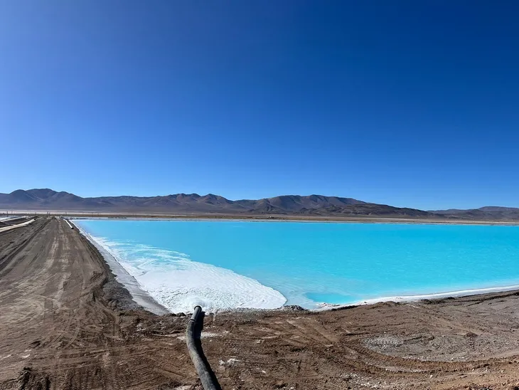 los-piletones-donde-reposa-el-agua-salmuera-casi-un-anojpeg