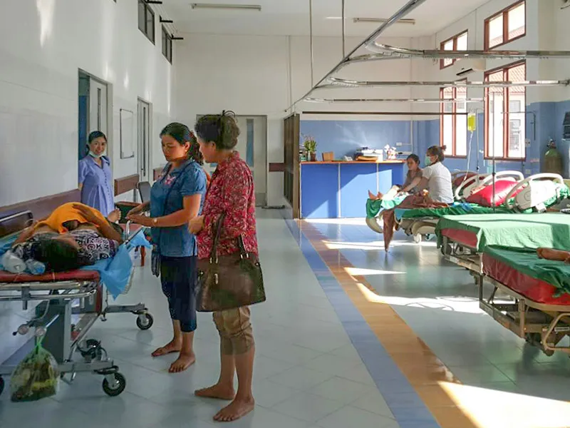 mother-newborn-hospital-vientiane-2015
