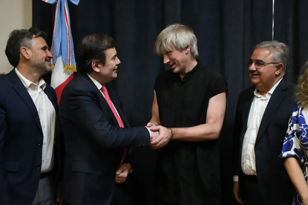 FB_IMG_1763678678744-1536x1023