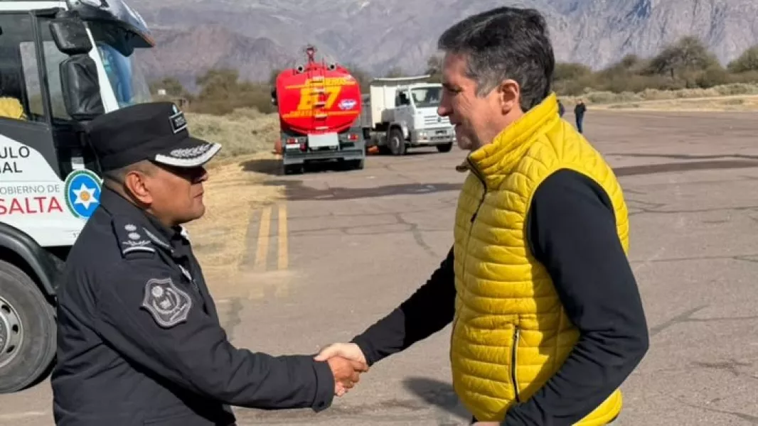 21029-intensificaron-los-trabajos-de-lucha-contra-los-incendios-en-cafayate