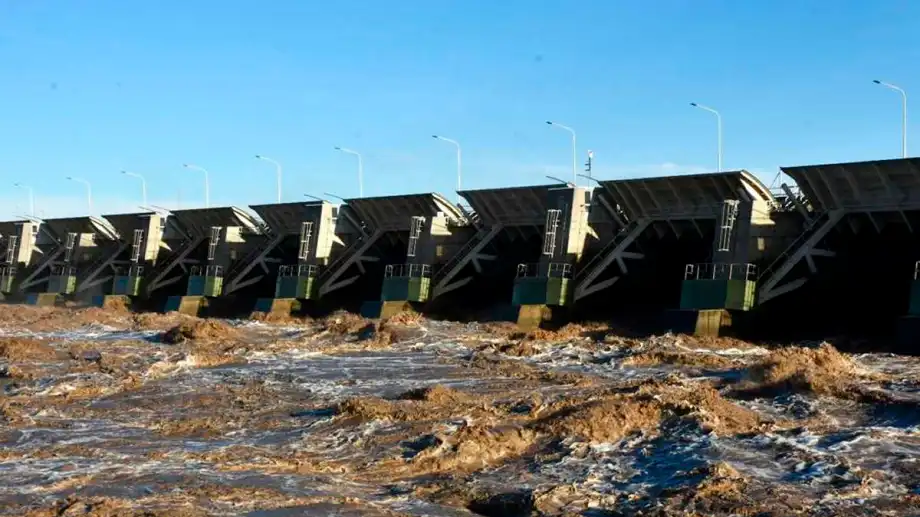 Anelo-represa-Portezuelo-Grande-crecida-rio-Neuquen-foto-mati-subat-08